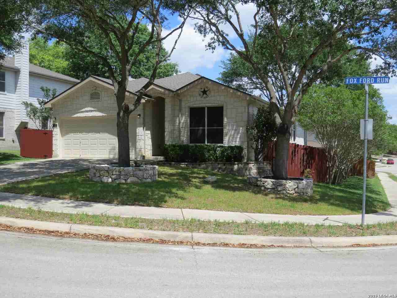 508 Foxford Run Dr - Photo 2 of 29