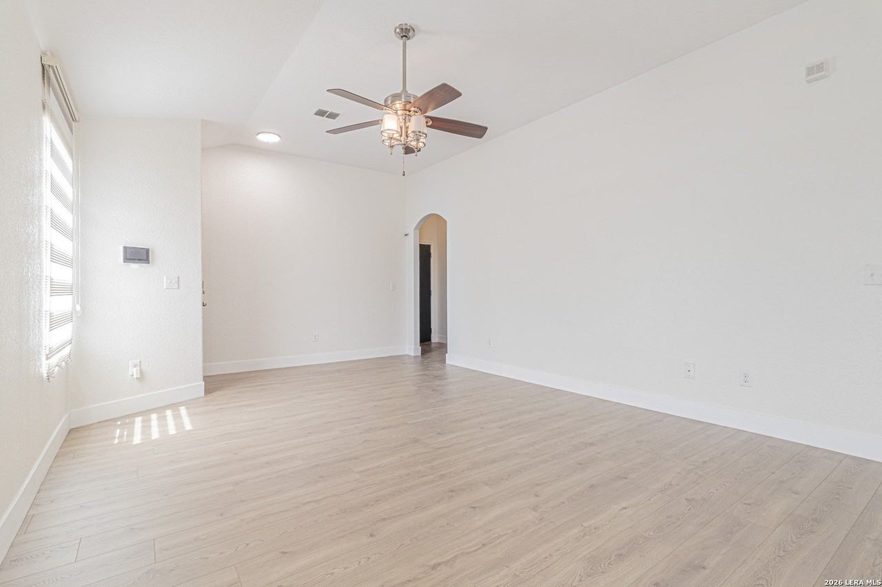 7502 Copper Lk - Photo 3 of 28