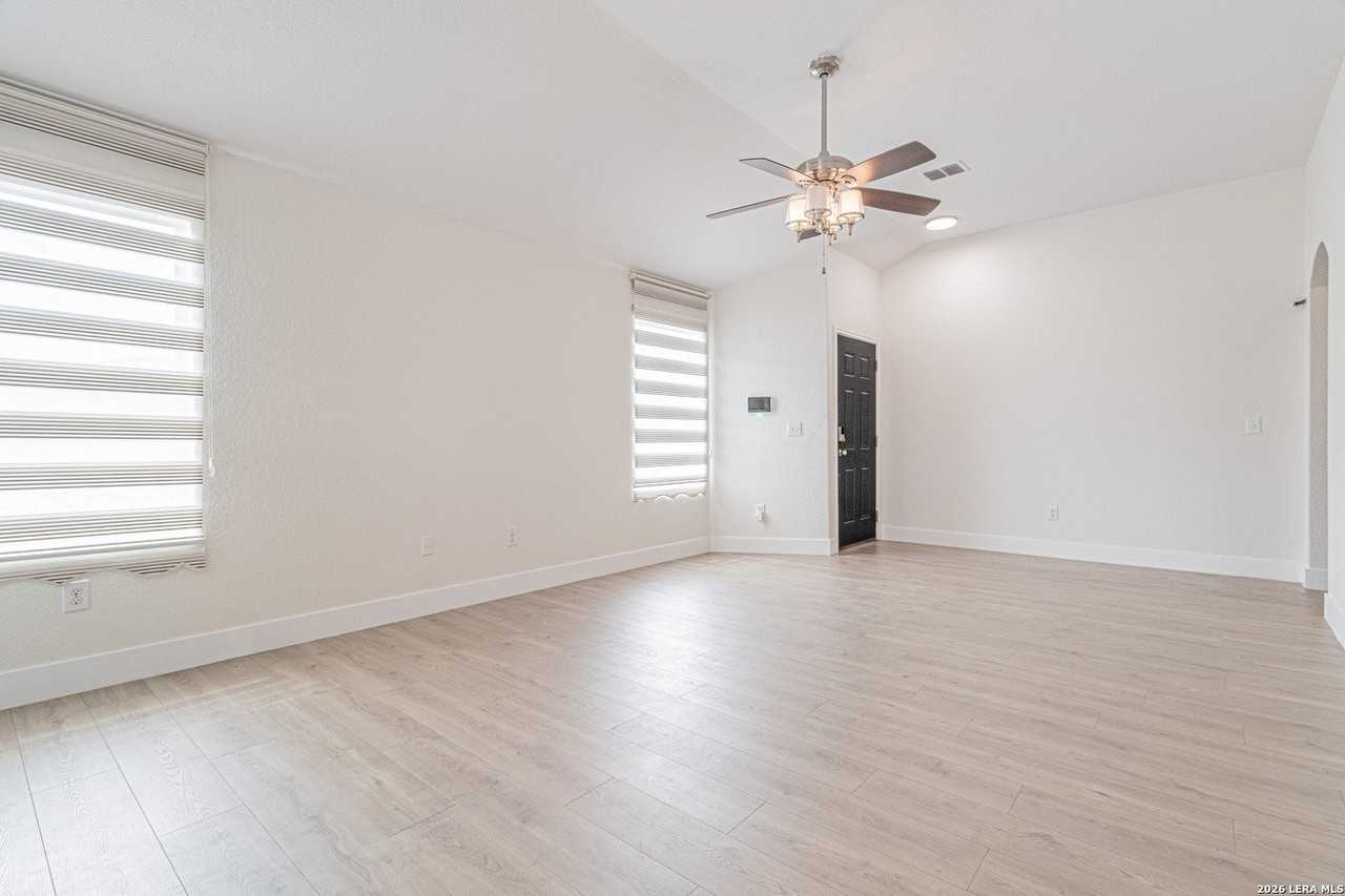 7502 Copper Lk - Photo 6 of 28