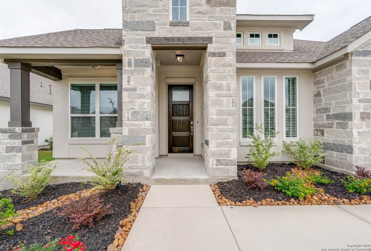 113 Valencia - Photo 3 of 43