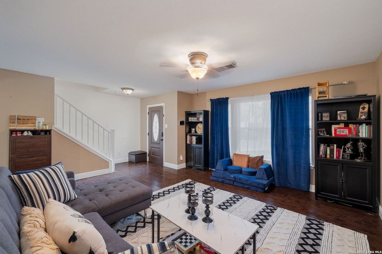 415 Bluegrass Crk - Photo 3 of 30