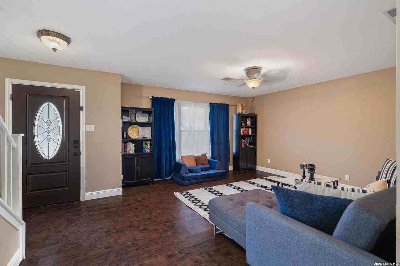 415 Bluegrass Crk - Photo 5 of 30