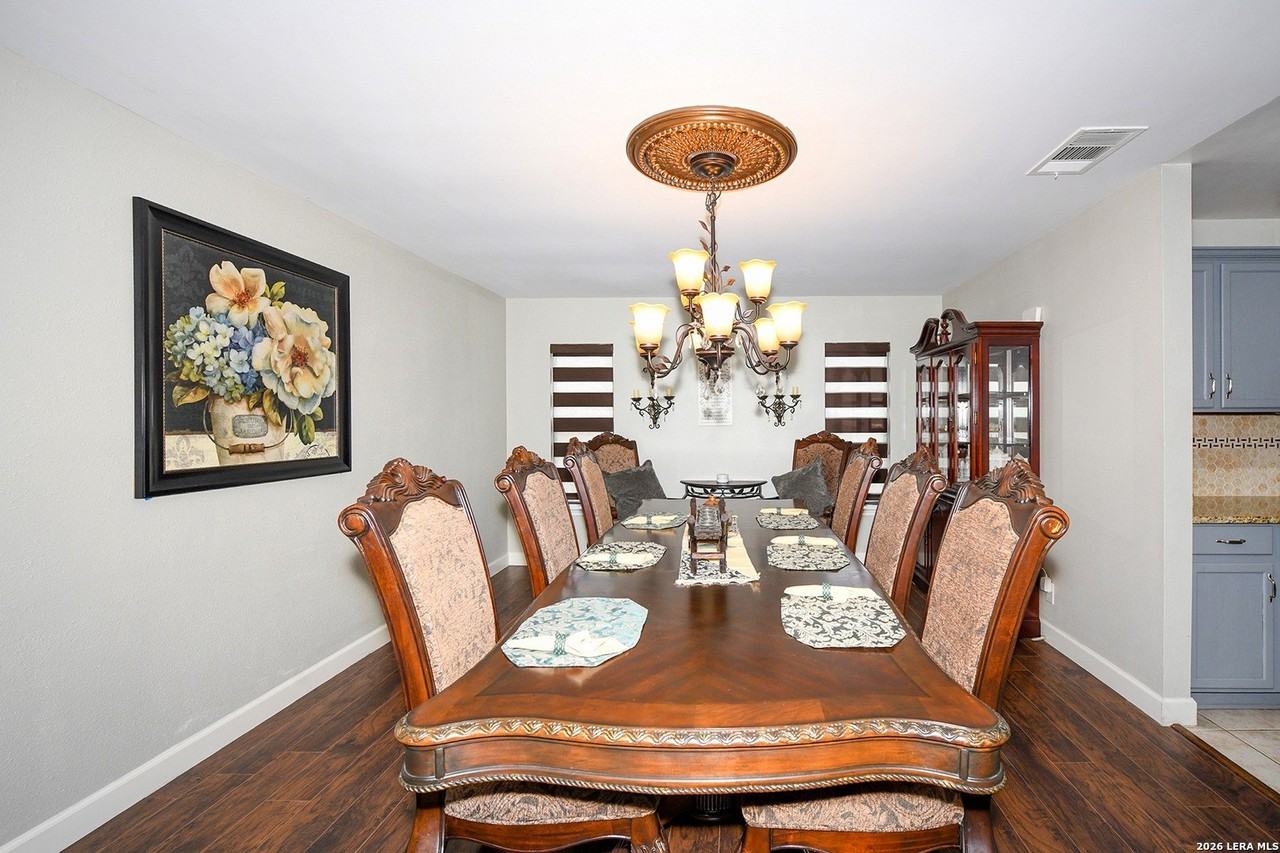 15922 Tampke Pl - Photo 4 of 23