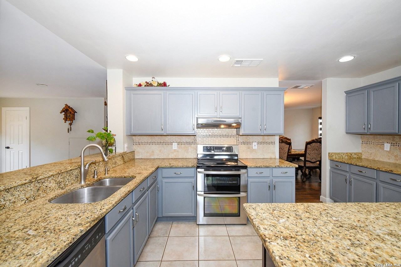 15922 Tampke Pl - Photo 7 of 23