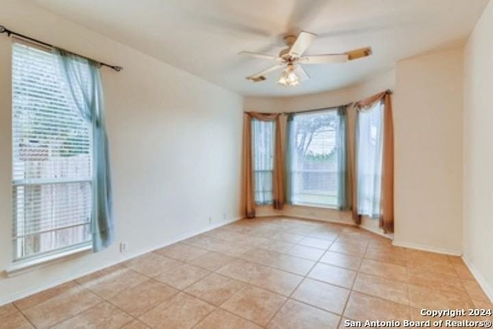 945 Forest Ridge Pkwy - Photo 5 of 13