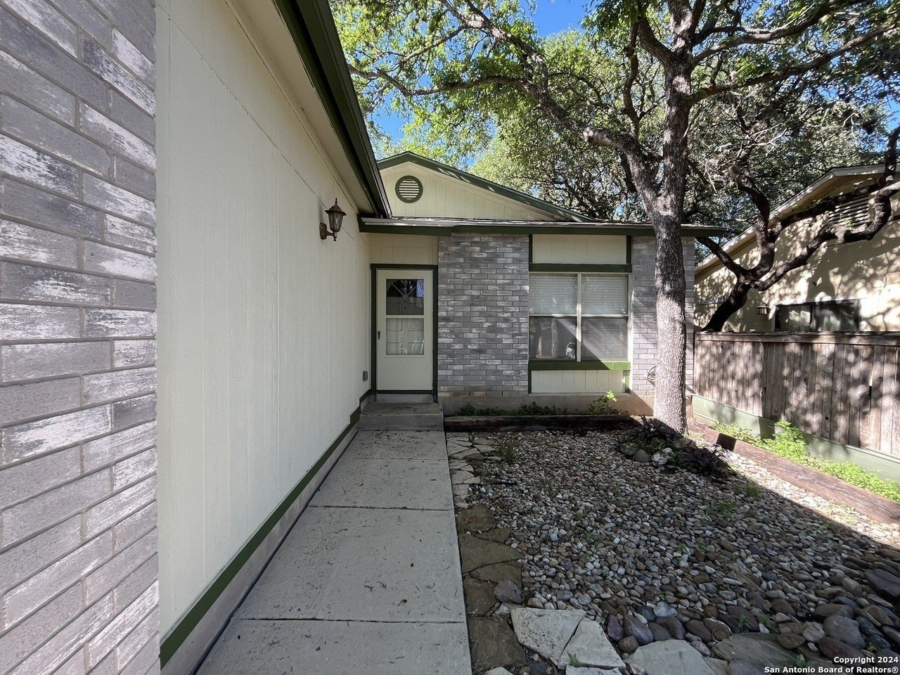 7339 Hunters Land - Photo 3 of 36