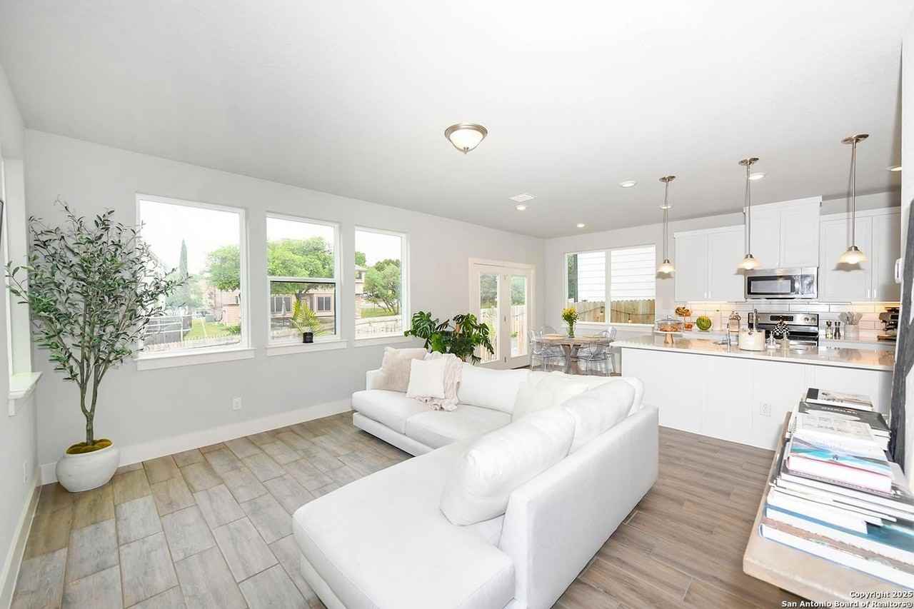 16011 Babcock Rd #13 - Photo 4 of 25