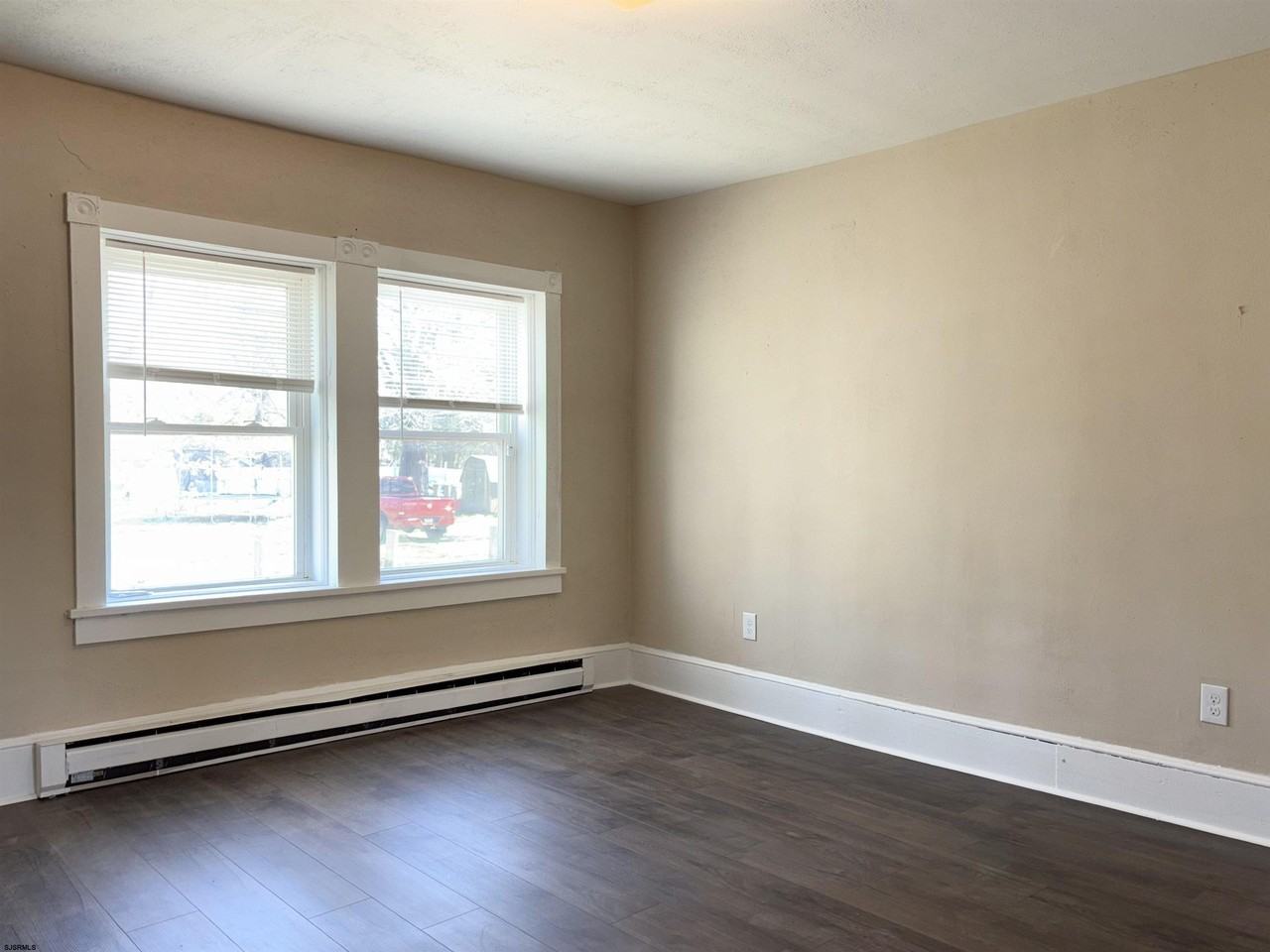 26 W Orchard St - Photo 7 of 15