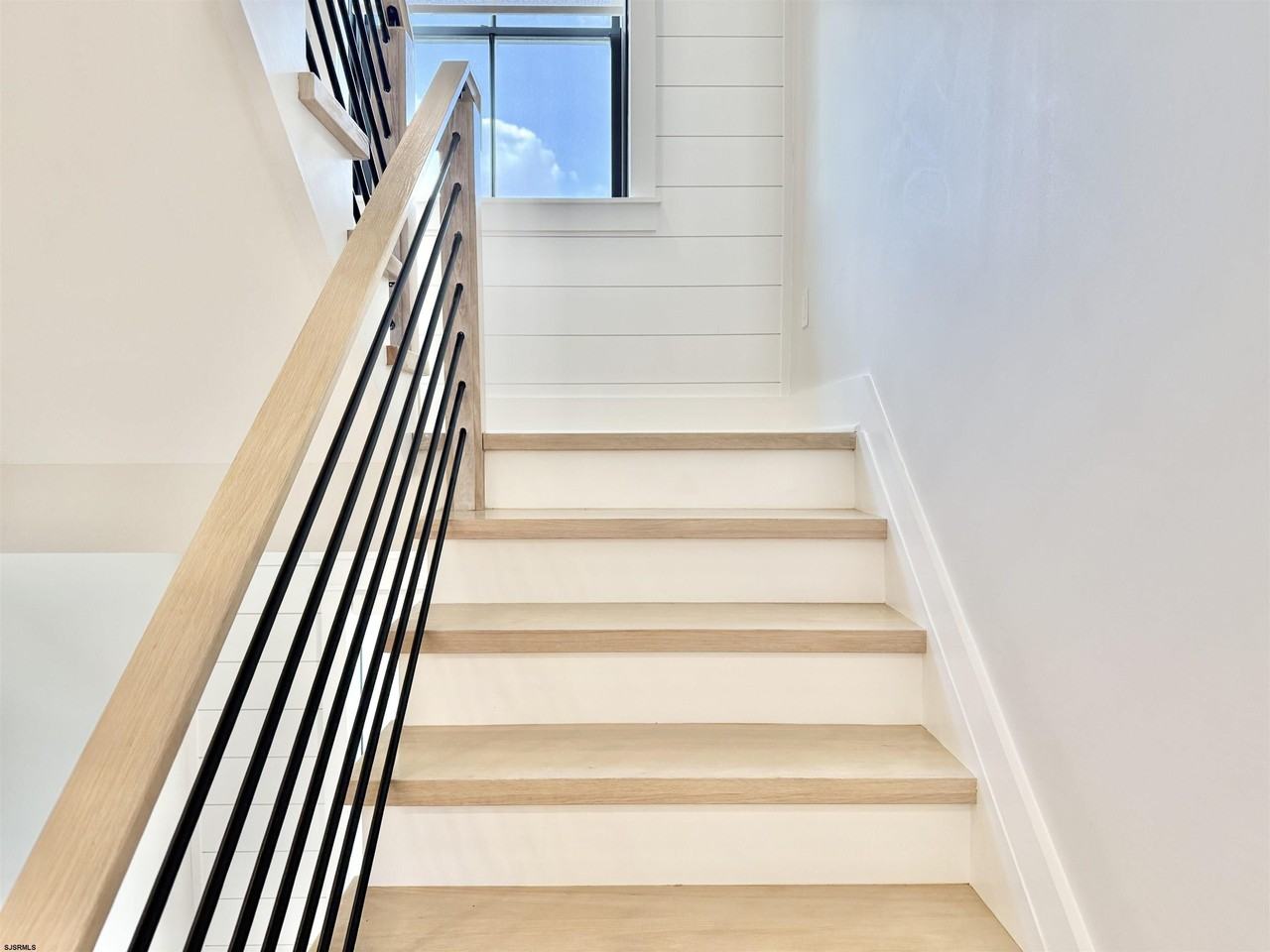 100 S Frontenac Ave - Photo 6 of 46