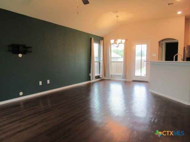 613 Hobby Rd - Photo 3 of 22