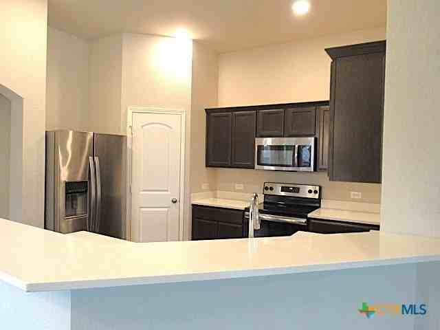 613 Hobby Rd - Photo 5 of 22