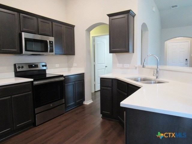 613 Hobby Rd - Photo 6 of 22