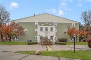 featured image of 3524 W Shore Rd Apt 505