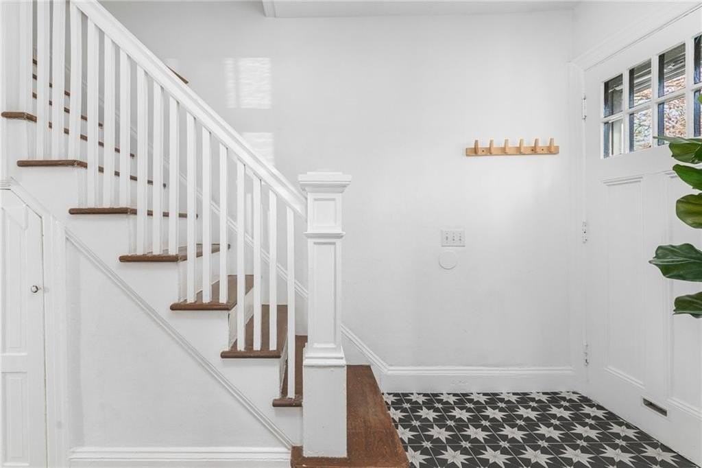 420 Wayland Ave - Photo 5 of 26