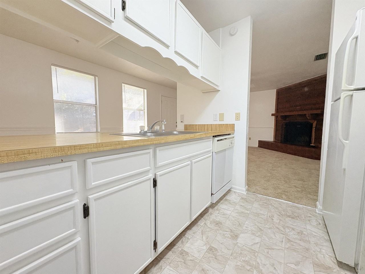 1810 Sylvan Ct #D - Photo 6 of 13