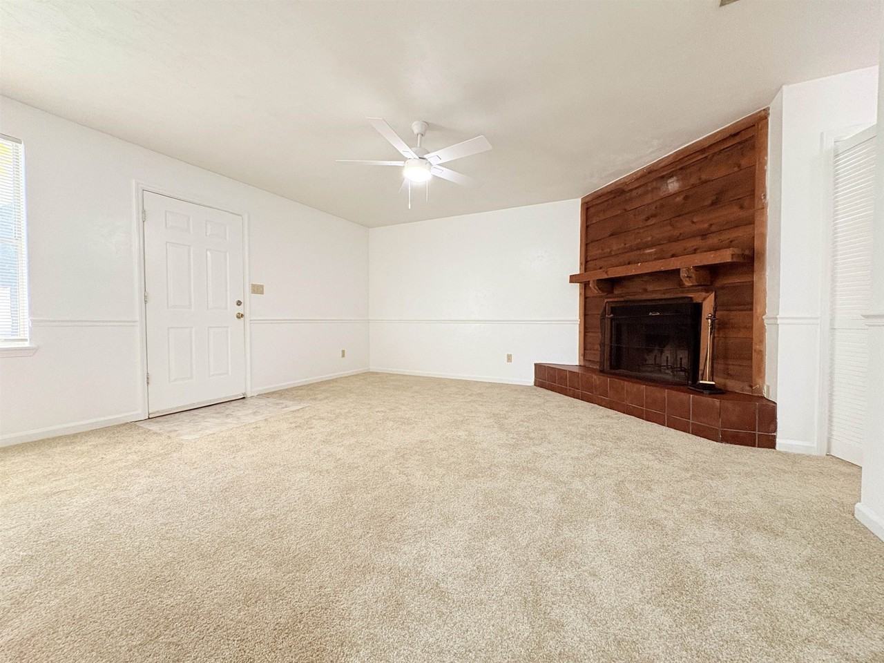 1810 Sylvan Ct #D - Photo 7 of 13