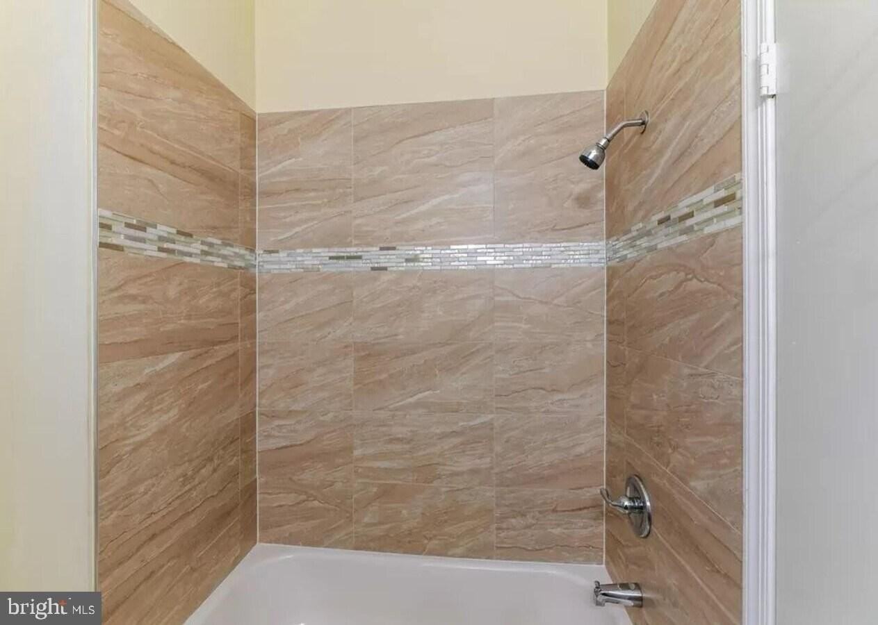 1821 N Capitol St Ne #2 - Photo 3 of 10