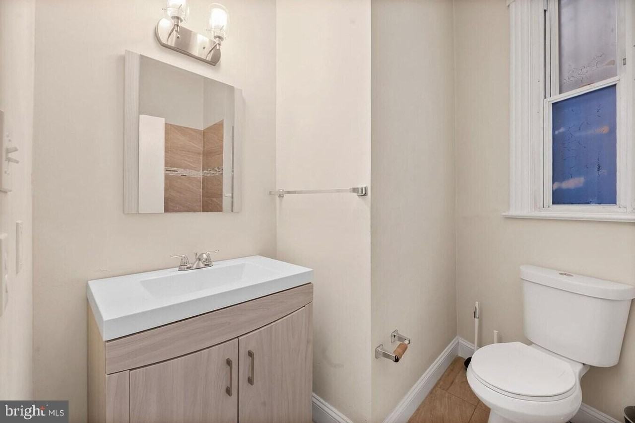 1821 N Capitol St Ne #2 - Photo 4 of 10