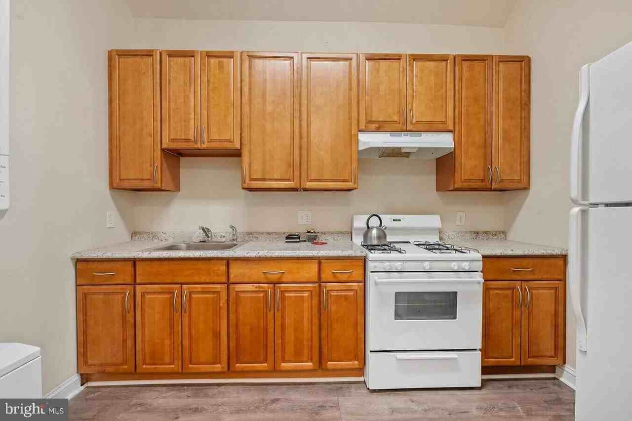1821 N Capitol St Ne #2 - Photo 7 of 10