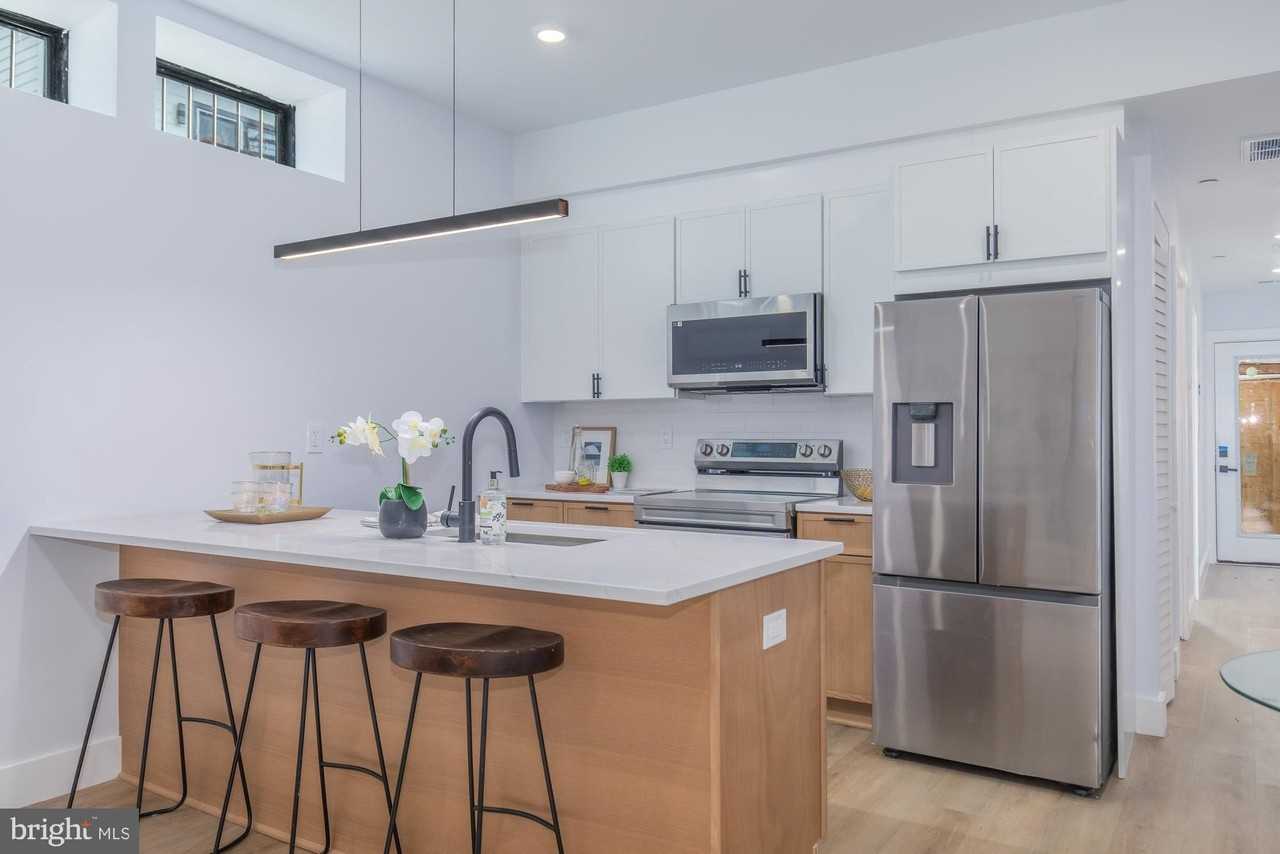 1012 17th Pl Ne Unit 1 - Photo 4 of 18