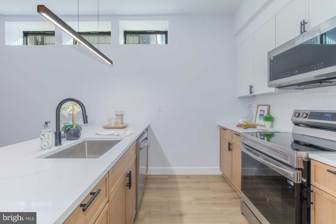 1012 17th Pl Ne Unit 1 - Photo 5 of 18