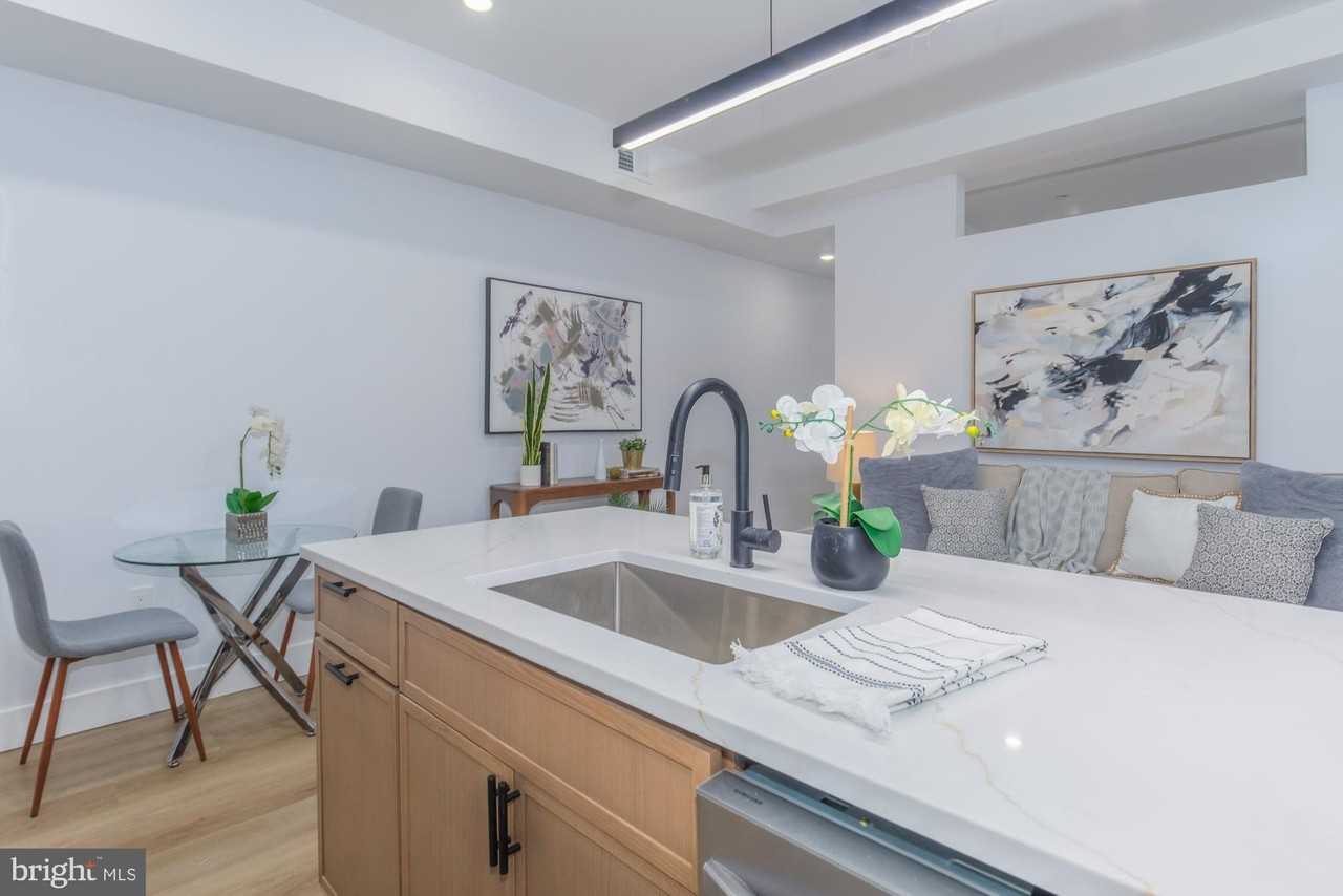 1012 17th Pl Ne Unit 1 - Photo 6 of 18