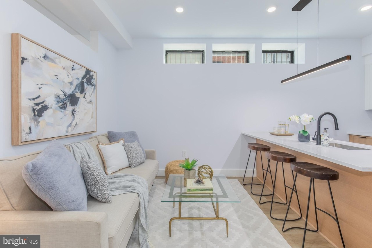 1012 17th Pl Ne Unit 1 - Photo 7 of 18