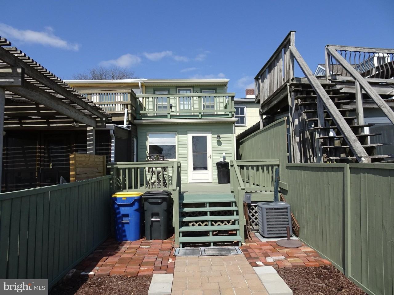 213 E 2nd St - Photo 4 of 15