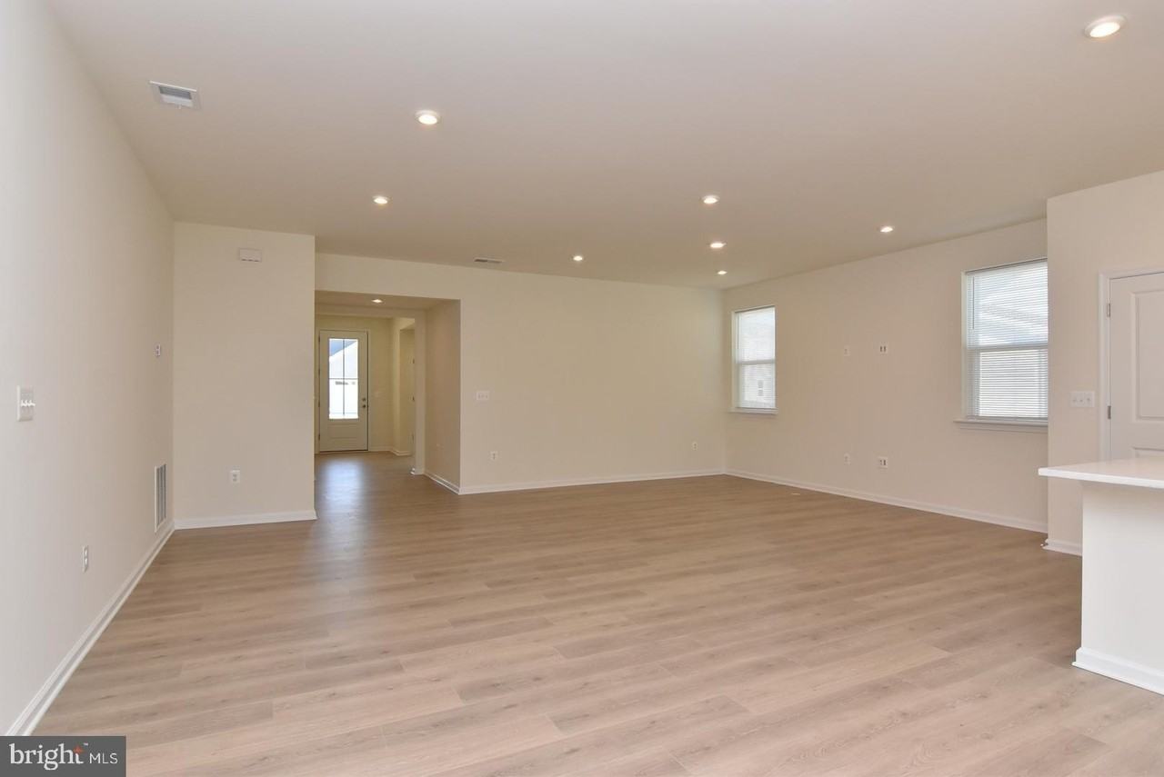 24700 Michael Isler Ave - Photo 3 of 23