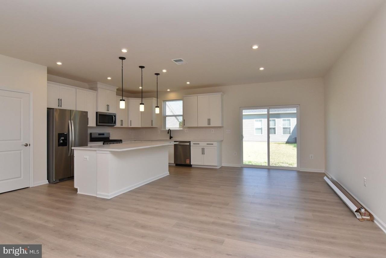 24700 Michael Isler Ave - Photo 4 of 23