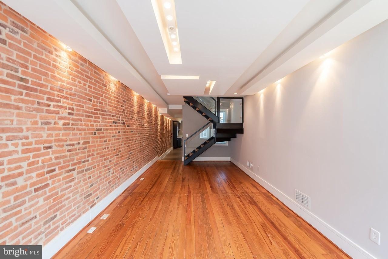 3206 Elliott St - Photo 4 of 33