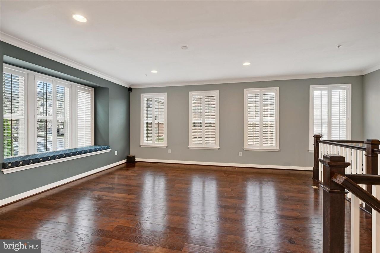 14036 Fox Hill Rd - Photo 4 of 34