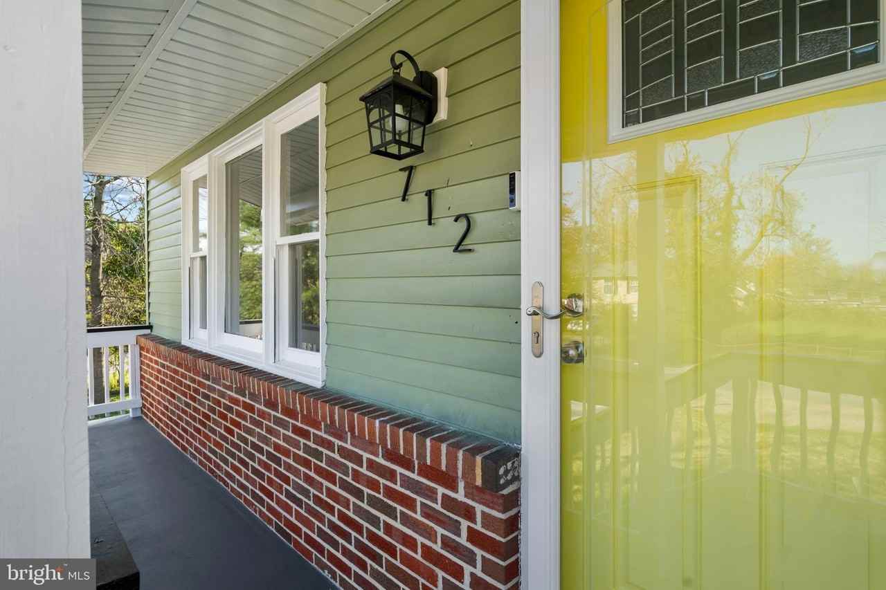 712 Kent Ave - Photo 4 of 30