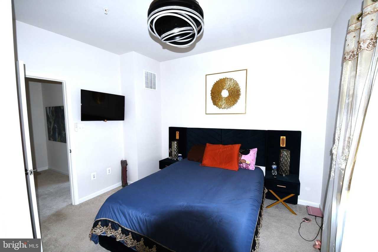 5937 NORTHWEST Drive unit: (Master Bedroom) - Photo 4 of 10