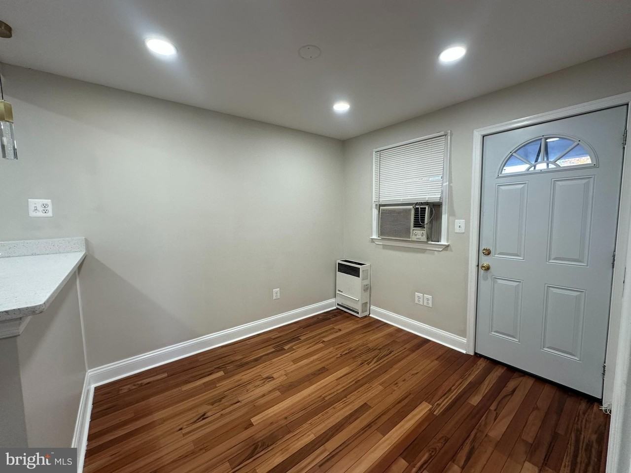 6200 54th Pl Apt 11 - Photo 2 of 11