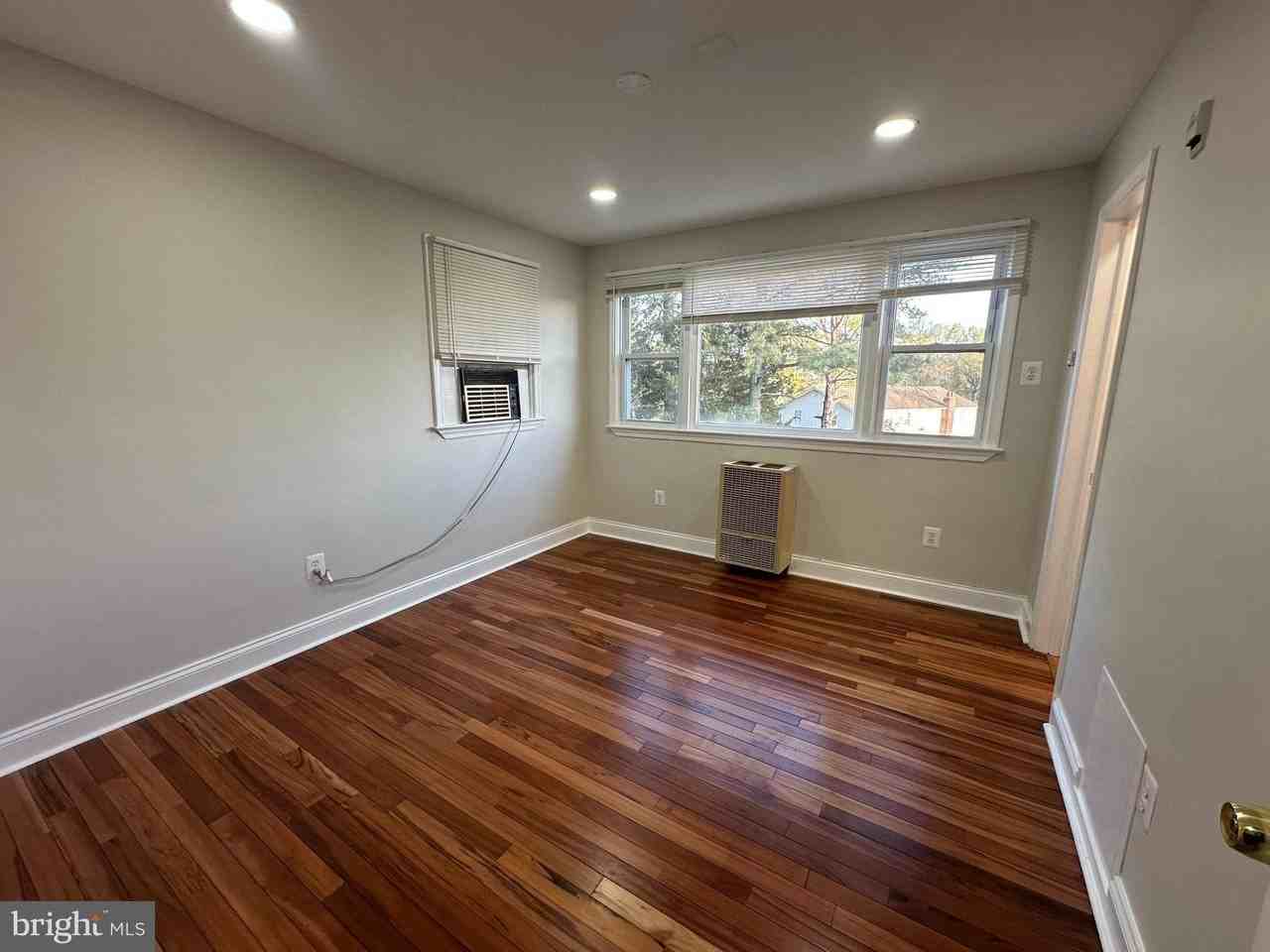 6200 54th Pl Apt 11 - Photo 3 of 11