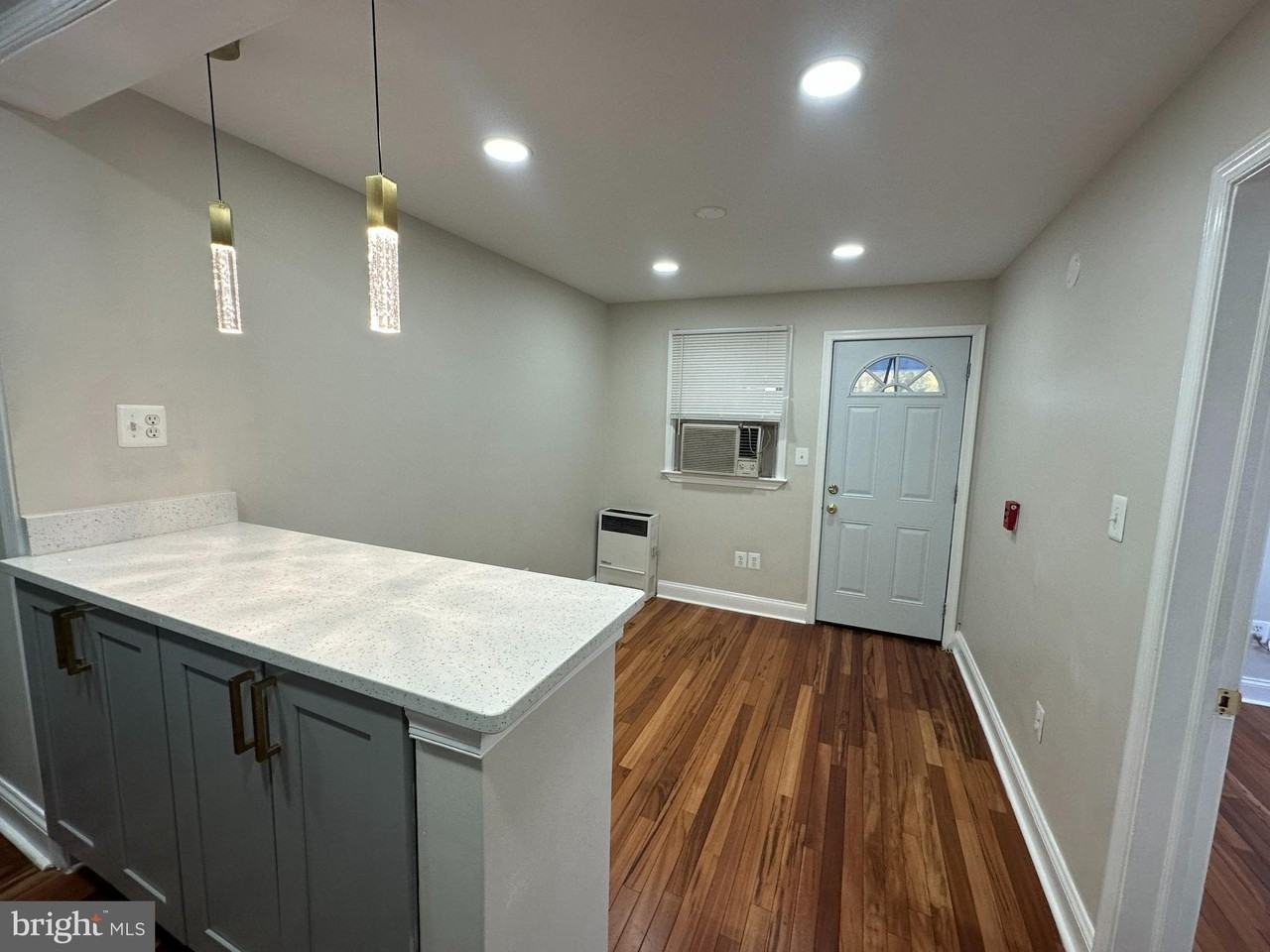 6200 54th Pl Apt 11 - Photo 4 of 11