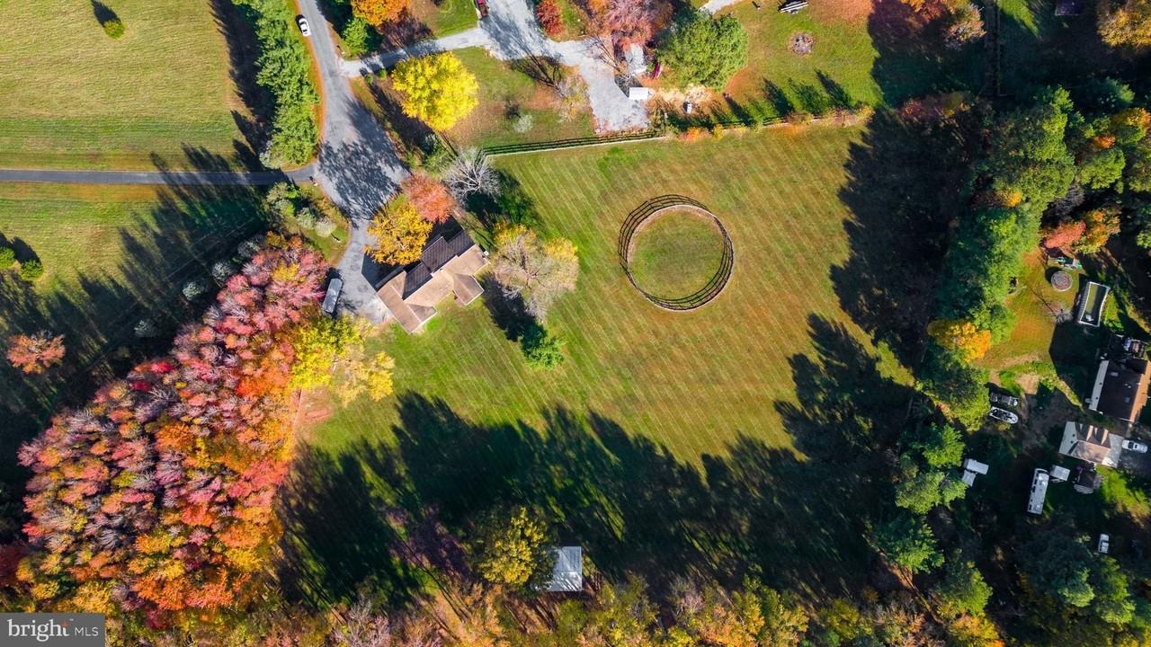 105 King George Ct - Photo 3 of 20