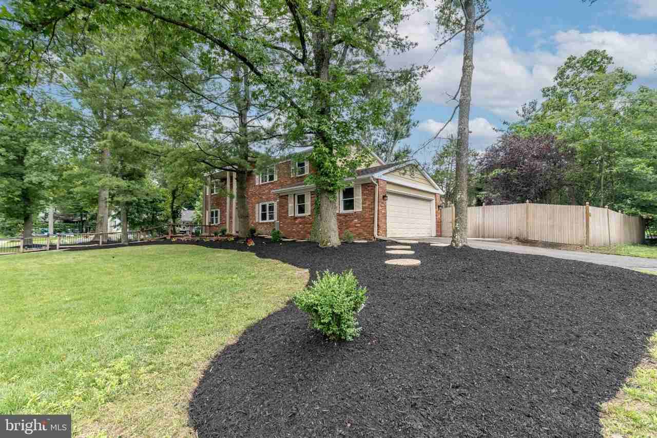 1800 Lark Ln - Photo 4 of 50