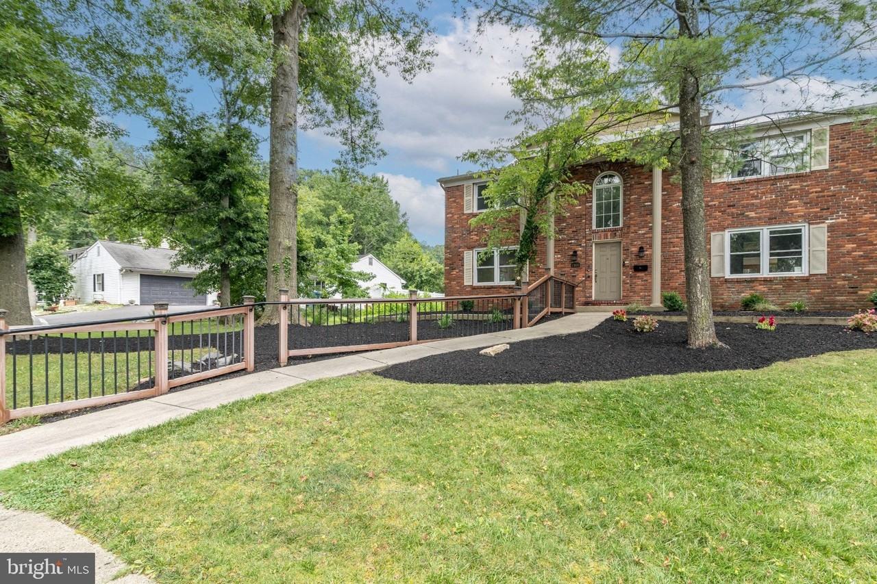 1800 Lark Ln - Photo 5 of 50