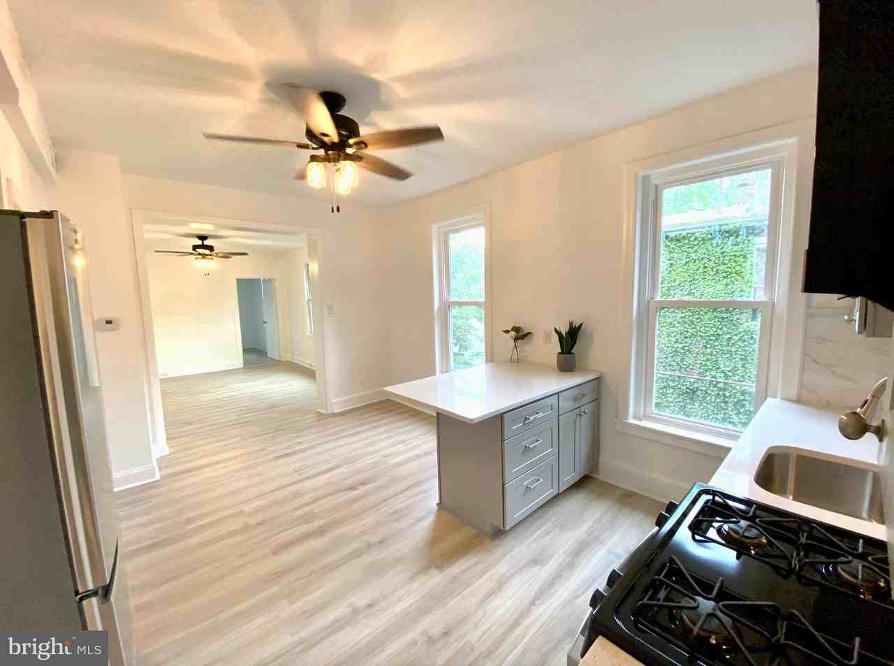 305 Main St #3 - Photo 4 of 18