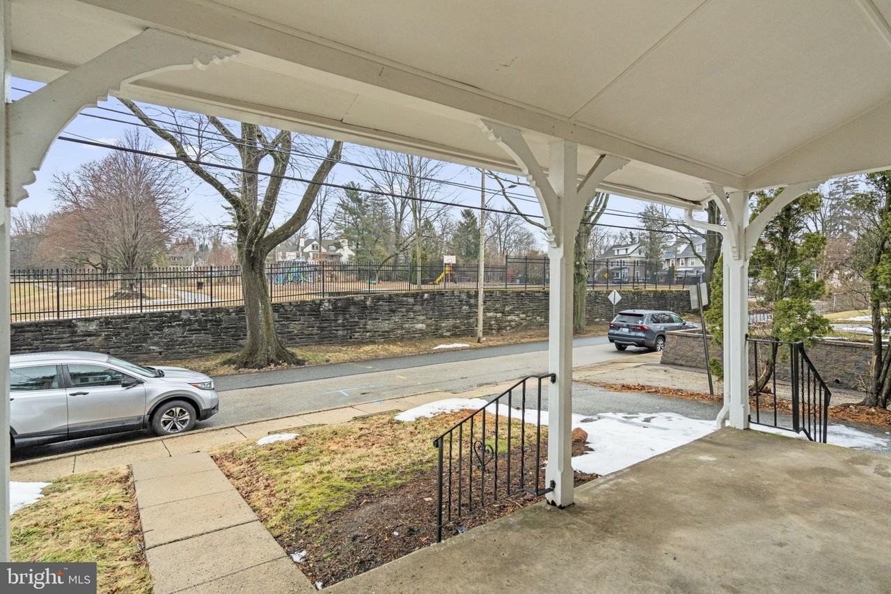 Railroad Ave - Photo 2 of 31