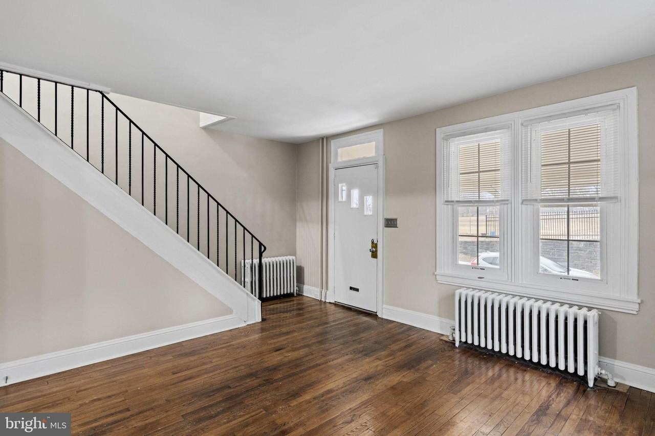 Railroad Ave - Photo 4 of 31