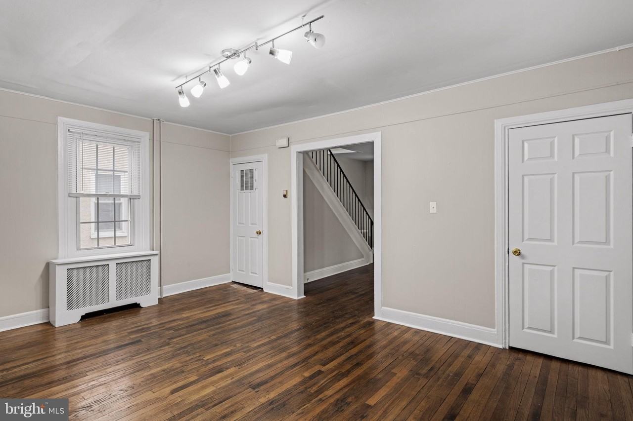 Railroad Ave - Photo 6 of 31