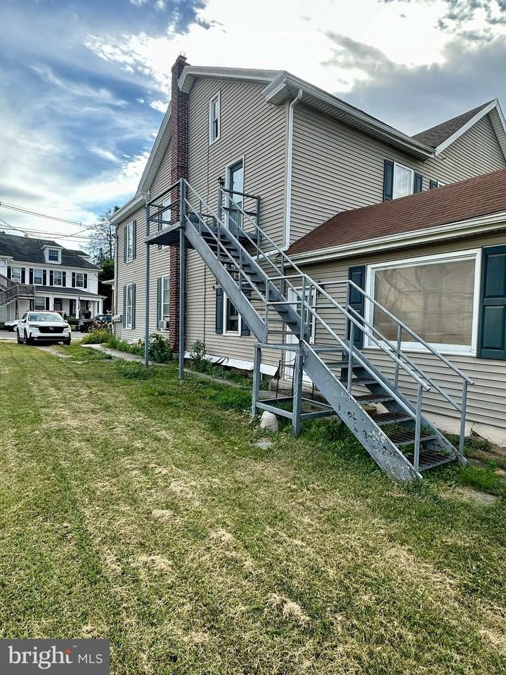 4576 LEMAR Road unit: 3 - Photo 4 of 15