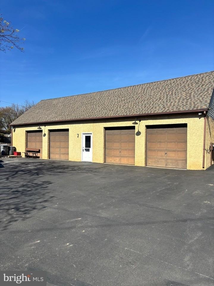 132 Fair Oaks Ave - Photo 3 of 16