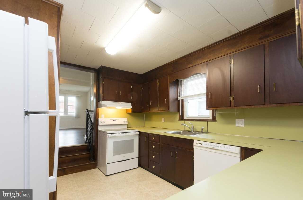 431 Main St Apt 2nd - Photo 6 of 17