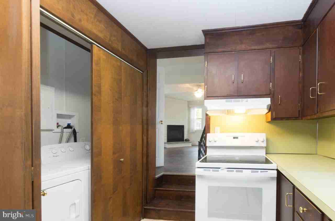 431 Main St Apt 2nd - Photo 7 of 17