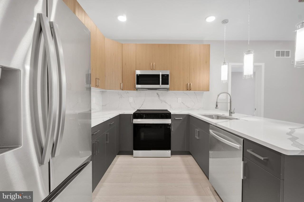 1111 S 24th St #202 - Photo 5 of 17