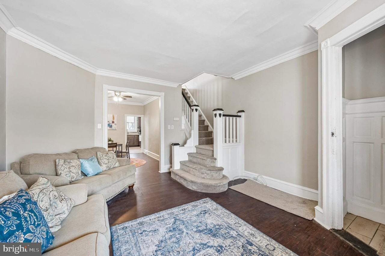 5428 Whitby Ave - Photo 3 of 15